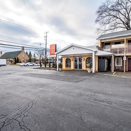 Red Carpet Inn & Suites Albany Airport Buitenkant foto