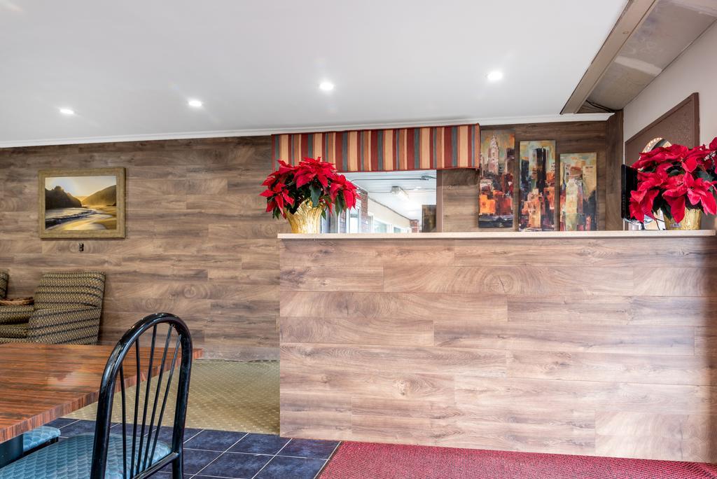 Red Carpet Inn & Suites Albany Airport Buitenkant foto